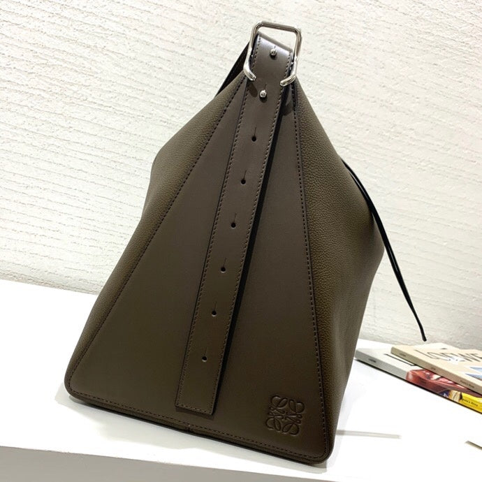 Ziva's Charm handbag – interior view (46cm*30cm*22cm)