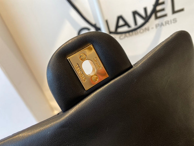  handbag, compact everyday style, image 5