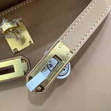 Streamlined bag women's premium everyday handbag