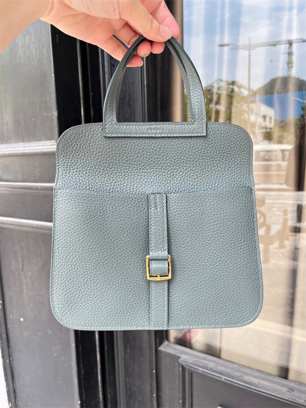  Everyday shoulder bag front view