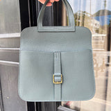  Everyday shoulder bag front view