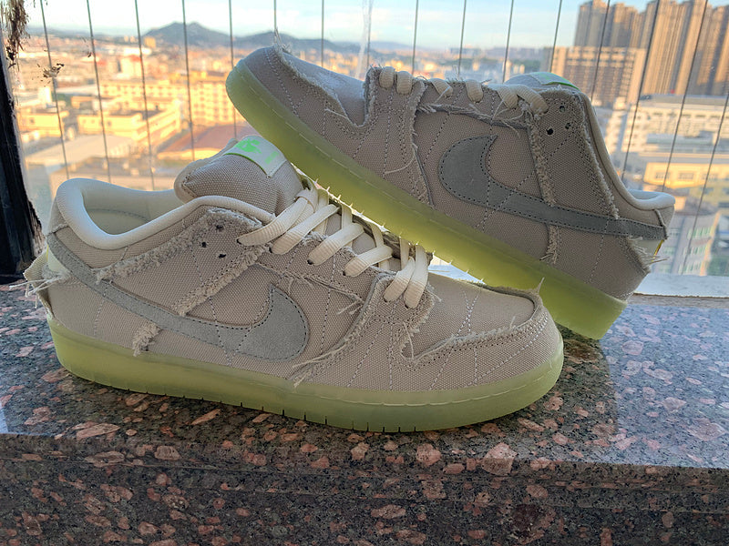 Nike Men's & Women's Luxury Lifestyle Trainers — Style 195 angle view