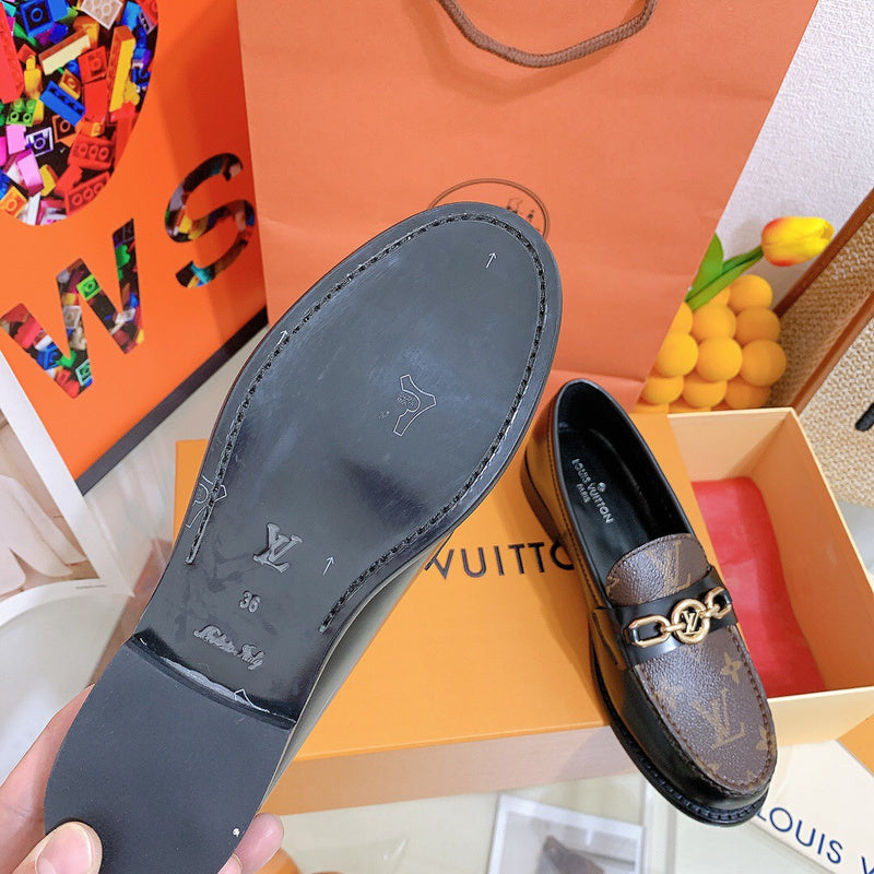 Louis Vuitton shoes Style 424 - full pair display