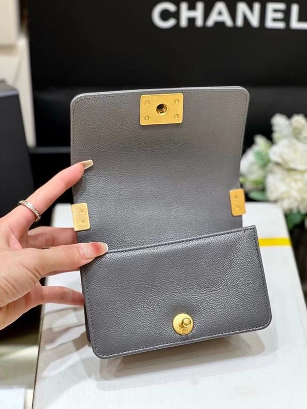 Zivas Charm Effortless Elegance Designer Handbag (Refined Practical Design) – Styled Look