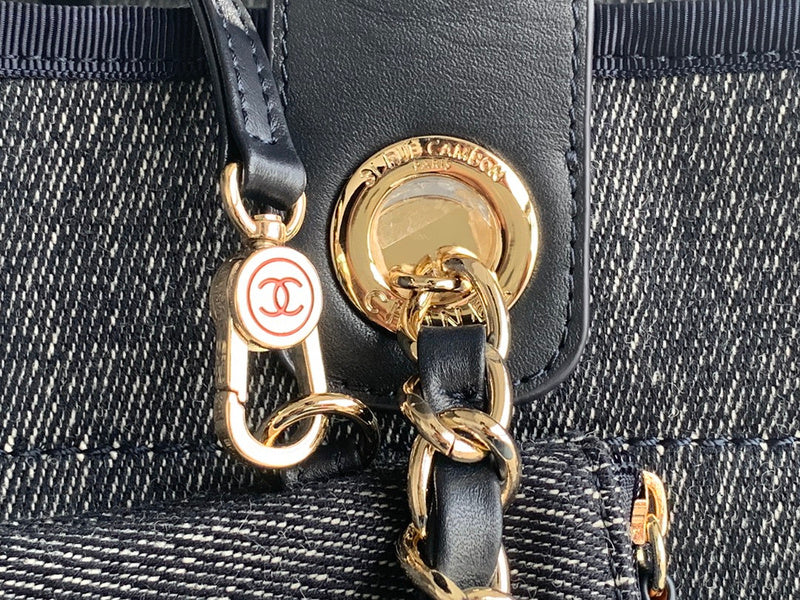  women's handbag, versatile design, view 3