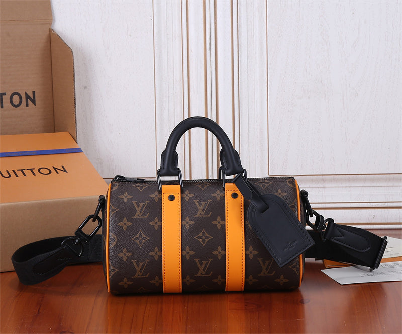  Structured carryall bag front view
