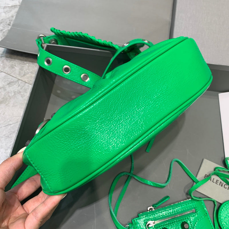 Classic Premium PU Leather Handbag - Smooth Faux-Leather Exterior | Women's Designer-Inspired Purse #388 - hardware and detail close-up (image 5) of designer-inspired handbag
