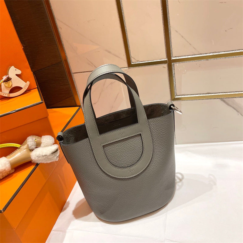  Clean-Lined crossbody bag front view