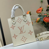  versatile shopper bag detail view showing craftsmanship 14