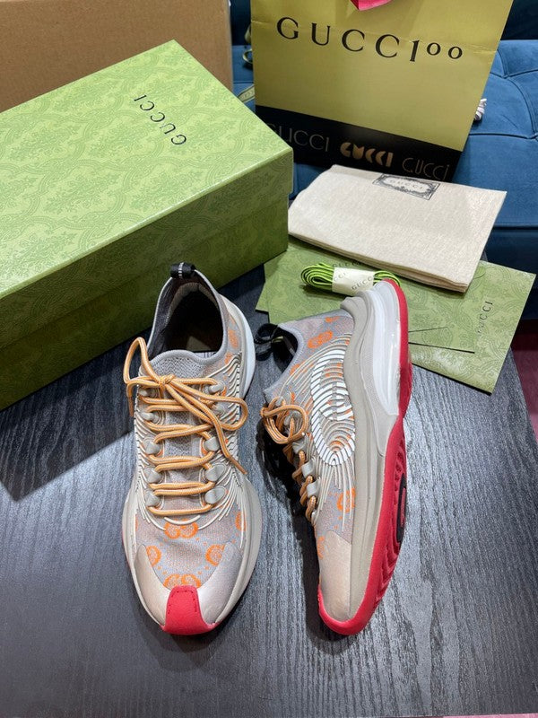 Gucci classic monochrome luxury sneakers view 9 low-top design