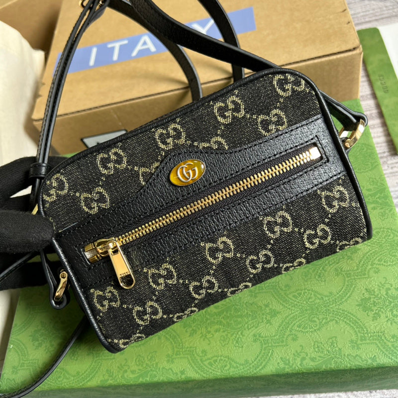 Handle and strap detail of structured modern women's handbag – women's everyday handbag