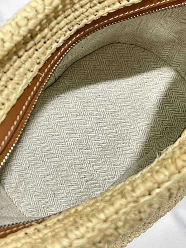 Ziva's Charm handbag – product shot (11cm*15.5cm*17.5cm)