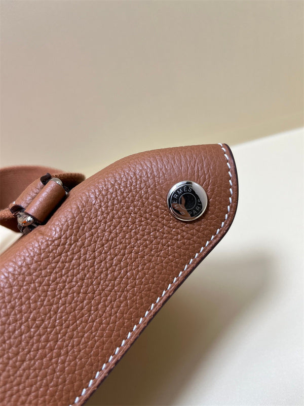  tote bag interior and compartment view 33