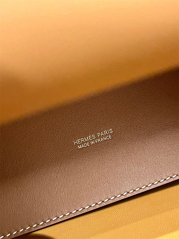 Interior view of everyday-ready premium bag