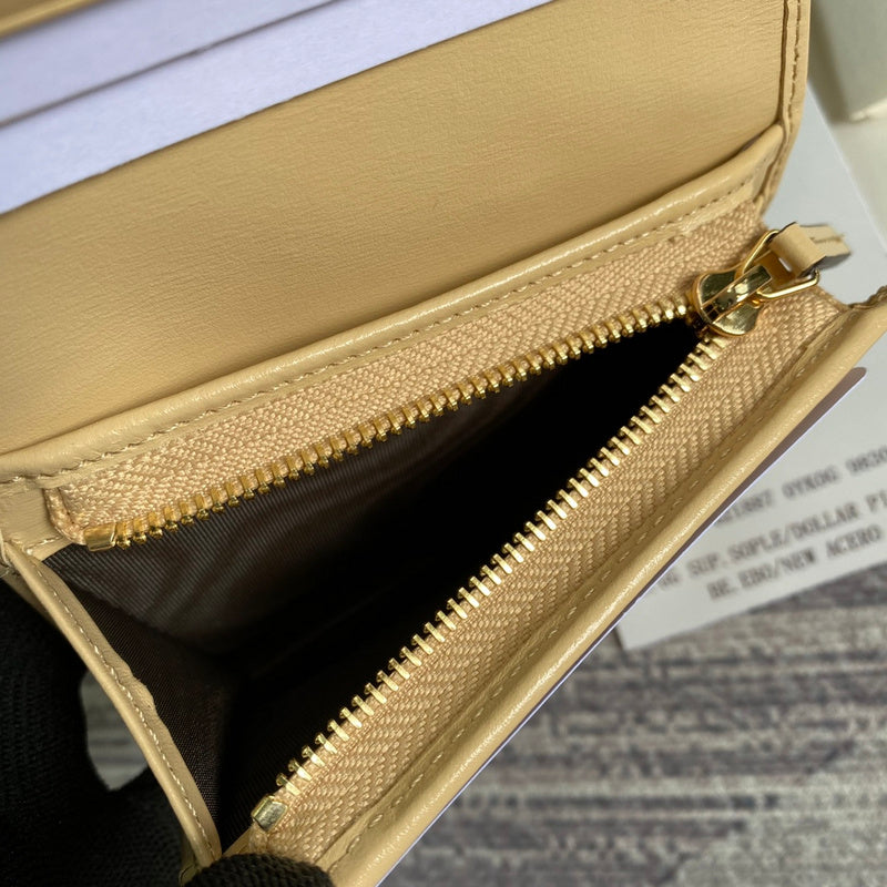 Top view of signature premium women's handbag – women's luxury accessory