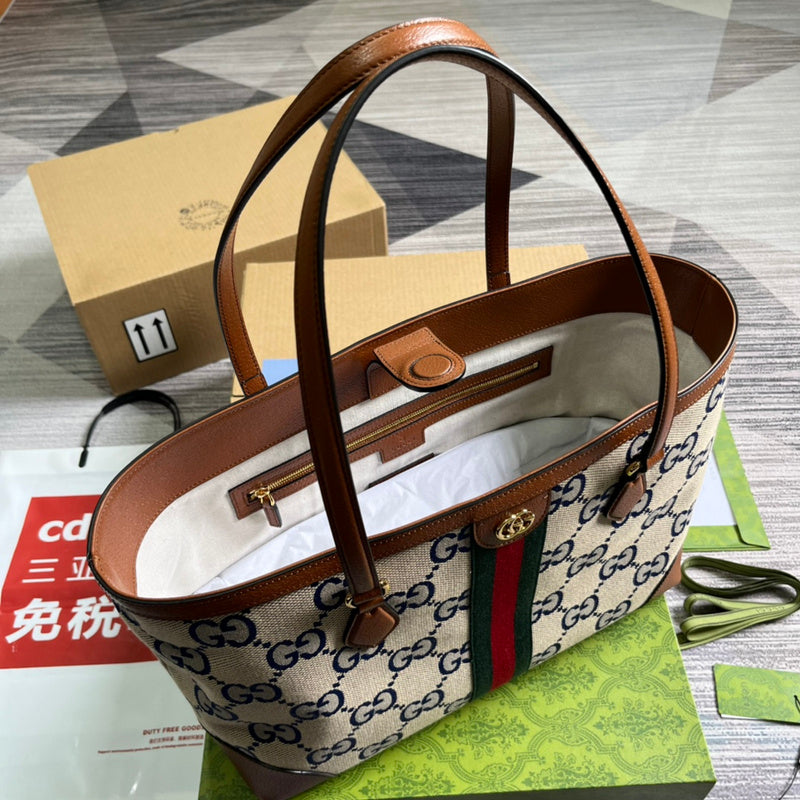 Handle and strap detail of everyday-luxe structured women's handbag – women's luxury accessory