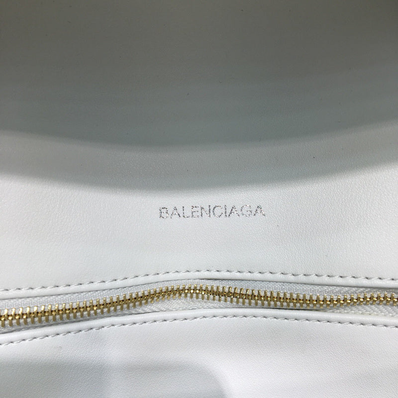 Chic Premium PU Leather Handbag - Premium Craftsmanship Detailing | Women's Statement Accessory #791 - texture close-up (image 9) of designer-inspired handbag