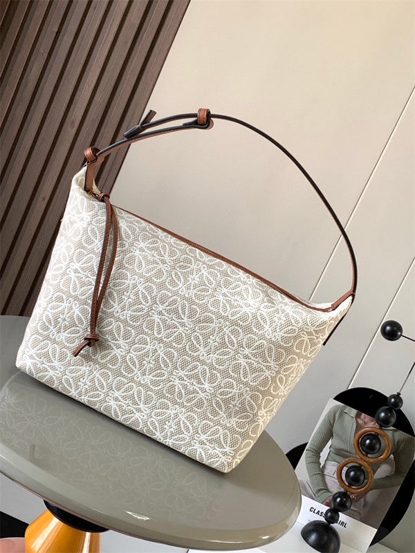 Ziva's Charm handbag – lifestyle view (21cm*17cm*13cm)