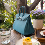  Signature tote bag front view 7