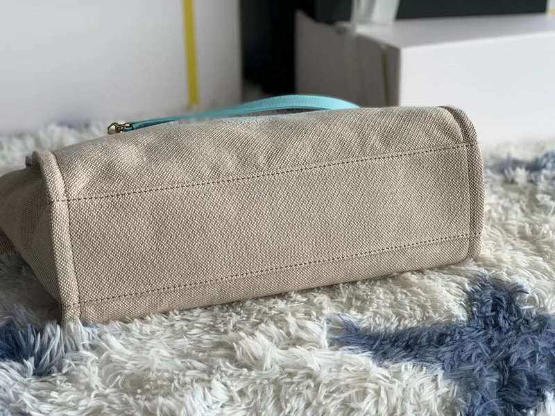 Zivas Charm Refined Everyday Style Everyday Handbag (Statement-Ready Design) – Full Silhouette