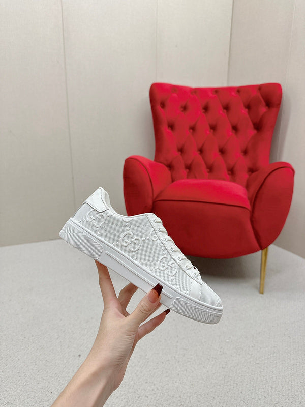 Side profile of Gucci neutral cream sneakers minimalist modern build
