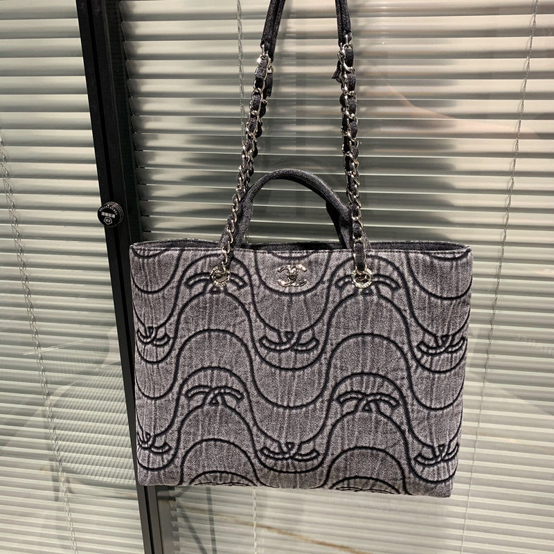  women's handbag, versatile design, view 5