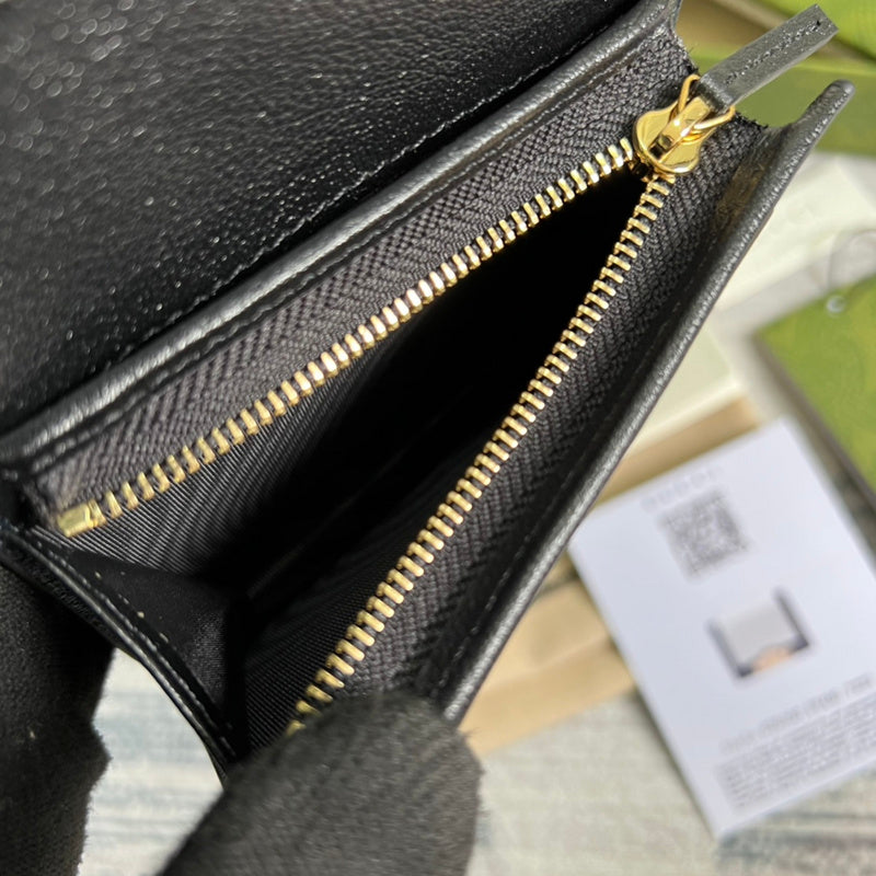 Close-up detail of statement refined women's handbag – women's luxury handbag