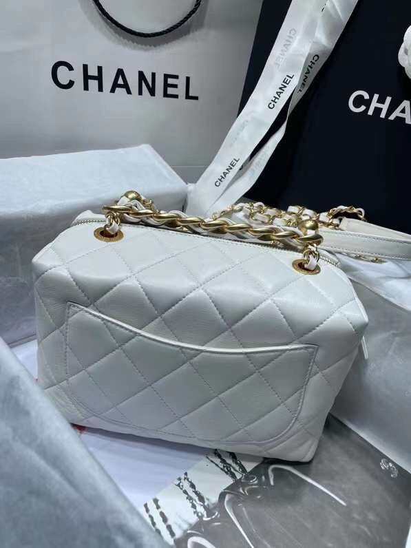  women's handbag, versatile design, view 3