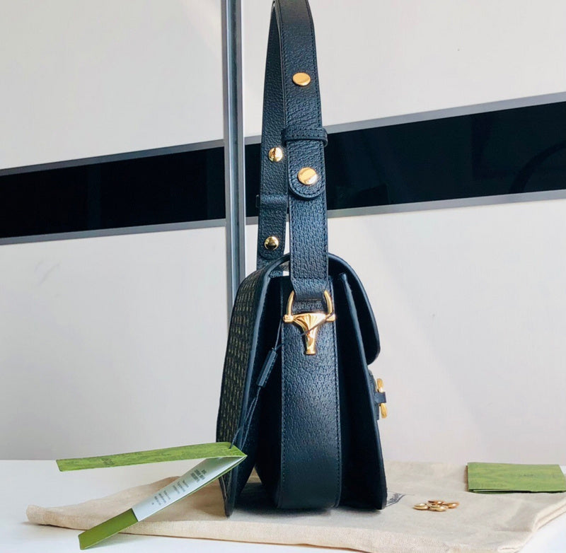 Interior view of everyday-luxe classic women's handbag – women's everyday handbag