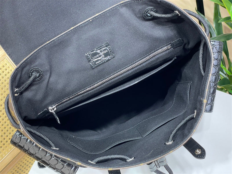  everyday bag interior and compartment view 9