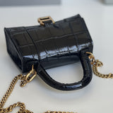 Zivas Charm Modern Minimalist Look Statement Handbag (Considered Detail & Form) – Interior View