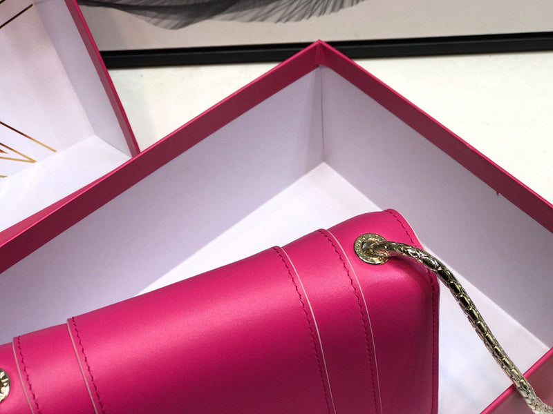 Sleek Vegan Leather Handbag - Chic Everyday Appeal | Women's Premium Handbag #1780 - interior view (image 6) of designer-inspired handbag