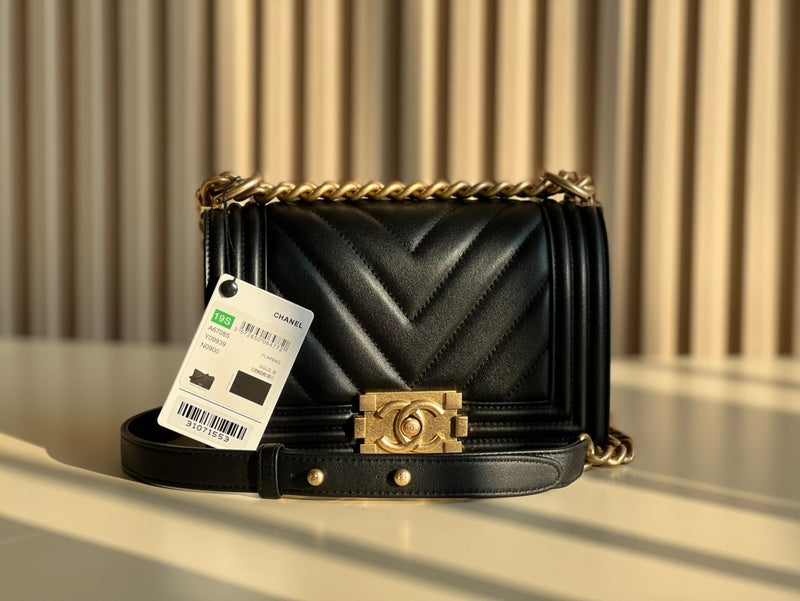  women's handbag, mid design, view 9