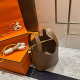 Streamlined bag women's premium everyday handbag