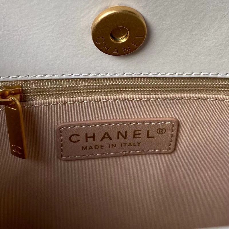 Zivas Charm Refined Everyday Style Designer Handbag (Elevated Daily Companion) – Angled View