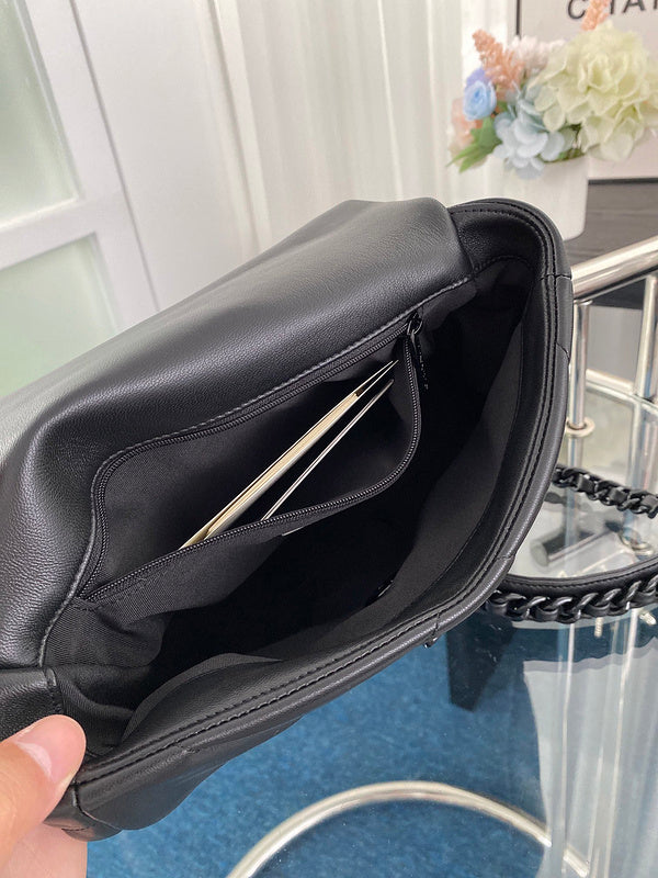  women's handbag, mid design, view 3
