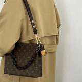  Minimalist tote bag front view 31