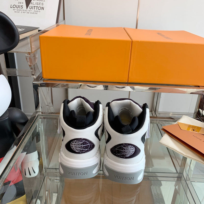 Louis Vuitton shoes Style 334 - logo and branding close-up