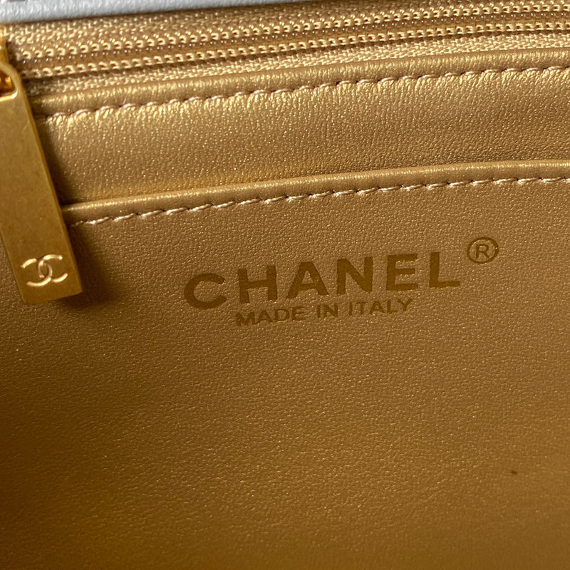  handbag, compact everyday style, image 2