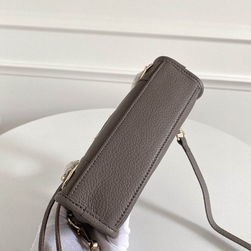 Zivas Charm Classic Sensibility Statement Handbag (Statement-Ready Design) – Close-Up Detail