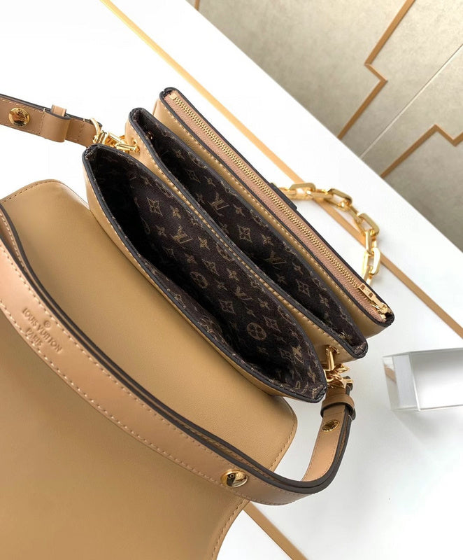 Front view of statement everyday-luxe women's handbag – women's premium purse