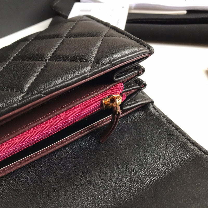 Zivas Charm Signature Style Everyday Handbag (Timeless Wardrobe Addition) – Detail View