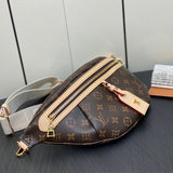  Sophisticated shoulder bag carried on shoulder