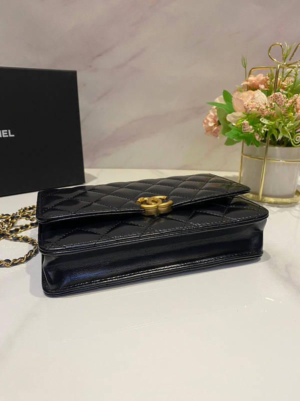 Ziva's Charm handbag – styled view (one versatile size)