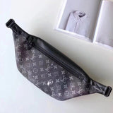 Side profile of elevated modern women's handbag – women's luxury accessory