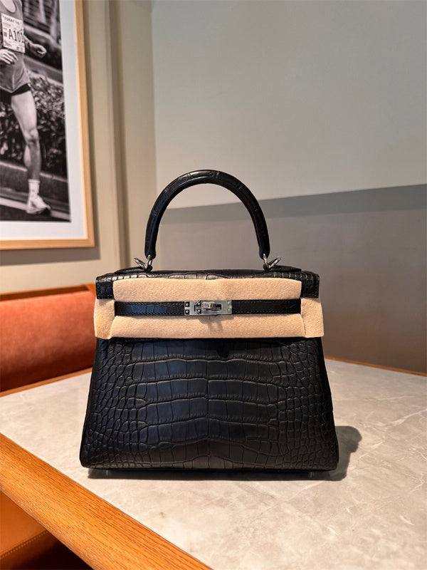 Versatile bag women's premium everyday handbag