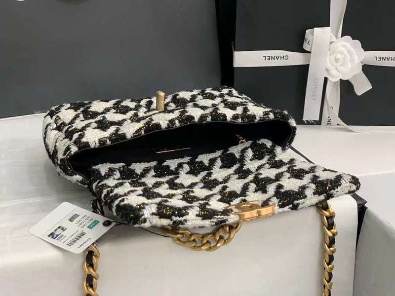 Zivas Charm Refined Structure Luxury Handbag (Premium Everyday Carry) – Styled Look