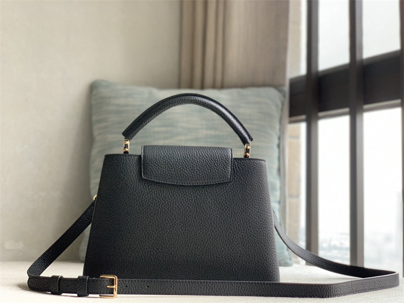  structured bag interior and compartment view 33