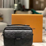  signature everyday bag styled with outfit 12