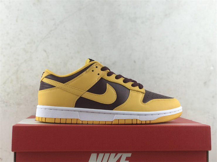 Nike Fashion sneakers in soft grey chunky sole construction front view